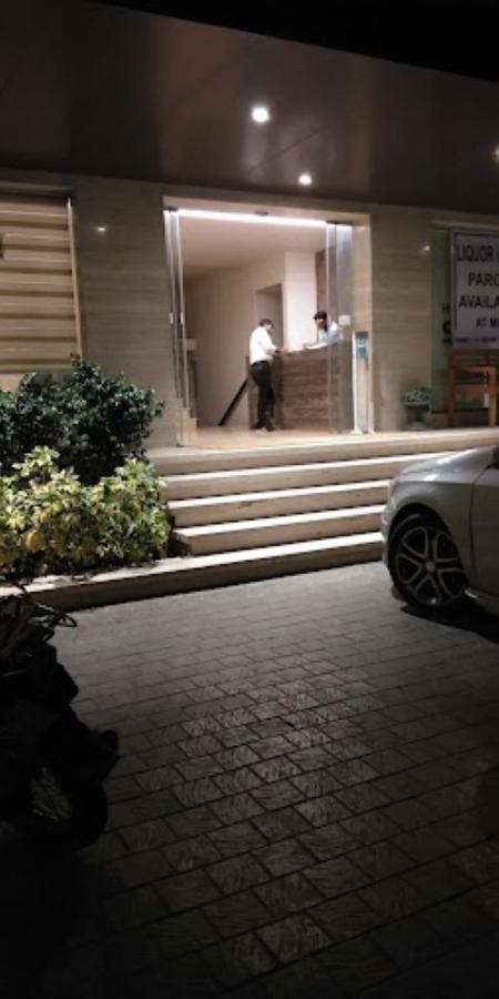 Hotel Sai Saya,ナーシク エクステリア 写真