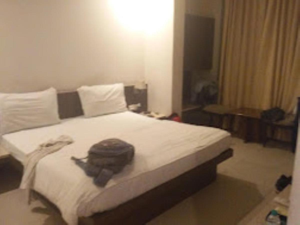 Hotel Sai Saya,ナーシク エクステリア 写真