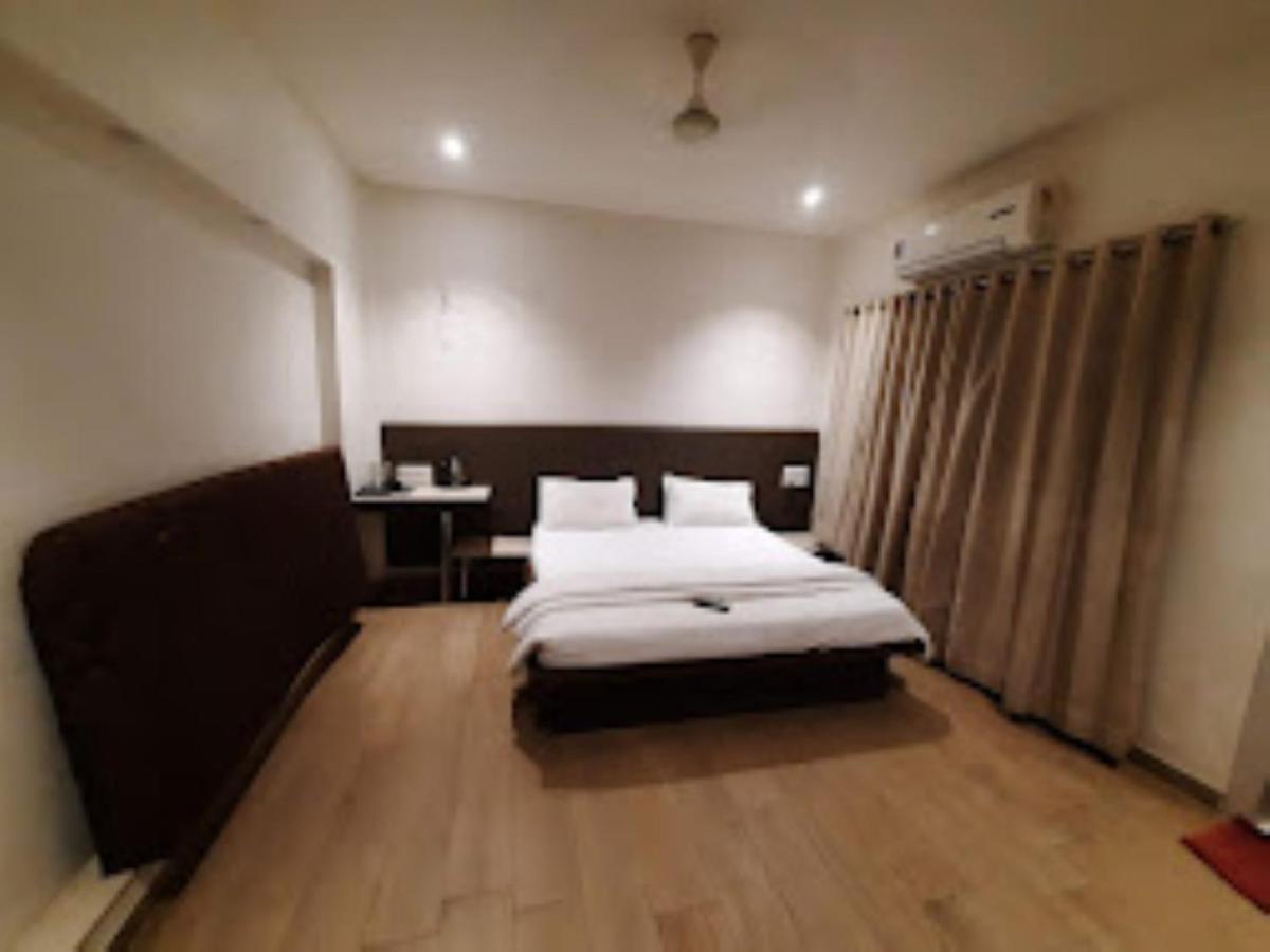 Hotel Sai Saya,ナーシク エクステリア 写真